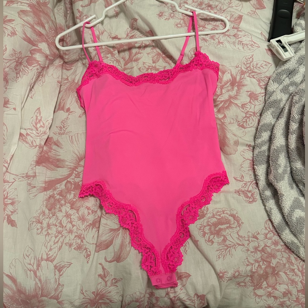 skims lace thong bodysuit size medium!
